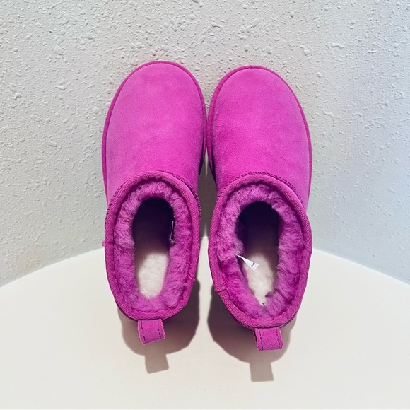 UGG Classic Ultra Mini Women’s Carnation Pink Boots Size 6 NWT - Picture 8 of 11